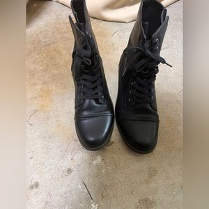 Aerosols lace up combat boots women size 9.5 black- new without box.